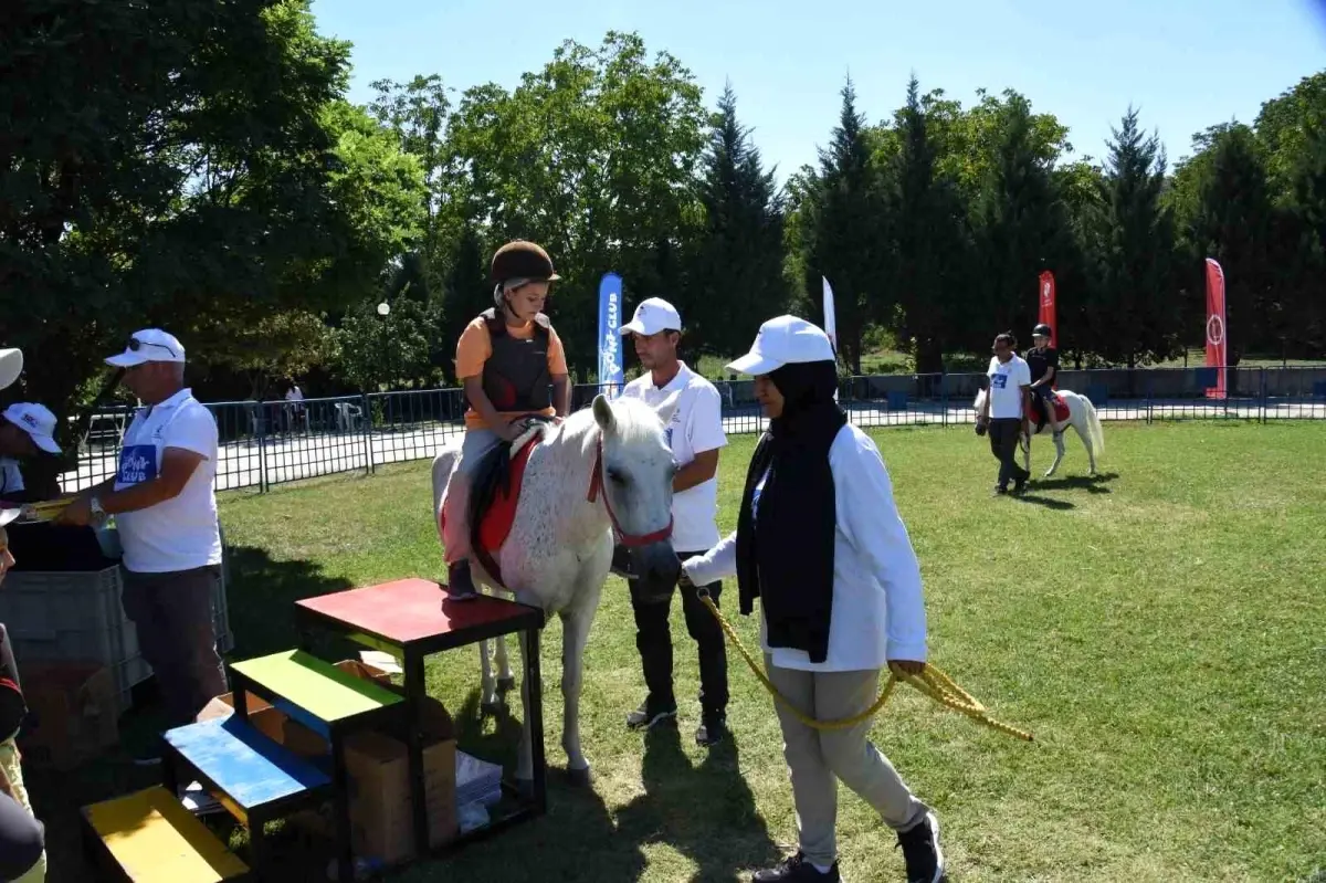 Bilecik Belediyesi Çocuklar İçin Pony Club Etkinliği Düzenledi