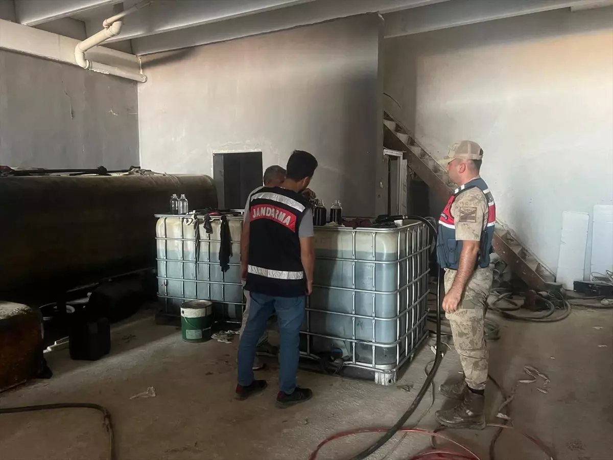 Şanlıurfa\'da 6 Bin 400 Litre Kaçak Akaryakıt Ele Geçirildi