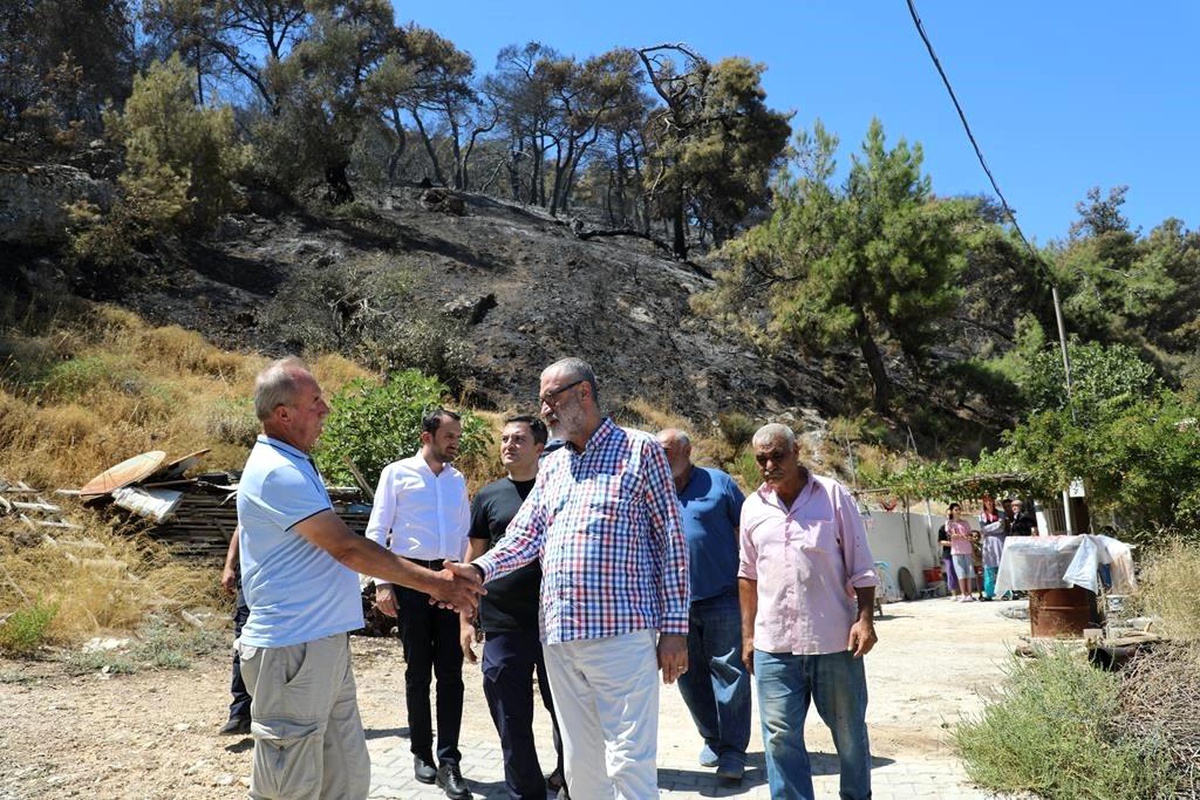 Şehzadeler Belediye Başkan Yardımcısı Yangın Sonrası Mahalleyi Ziyaret Etti