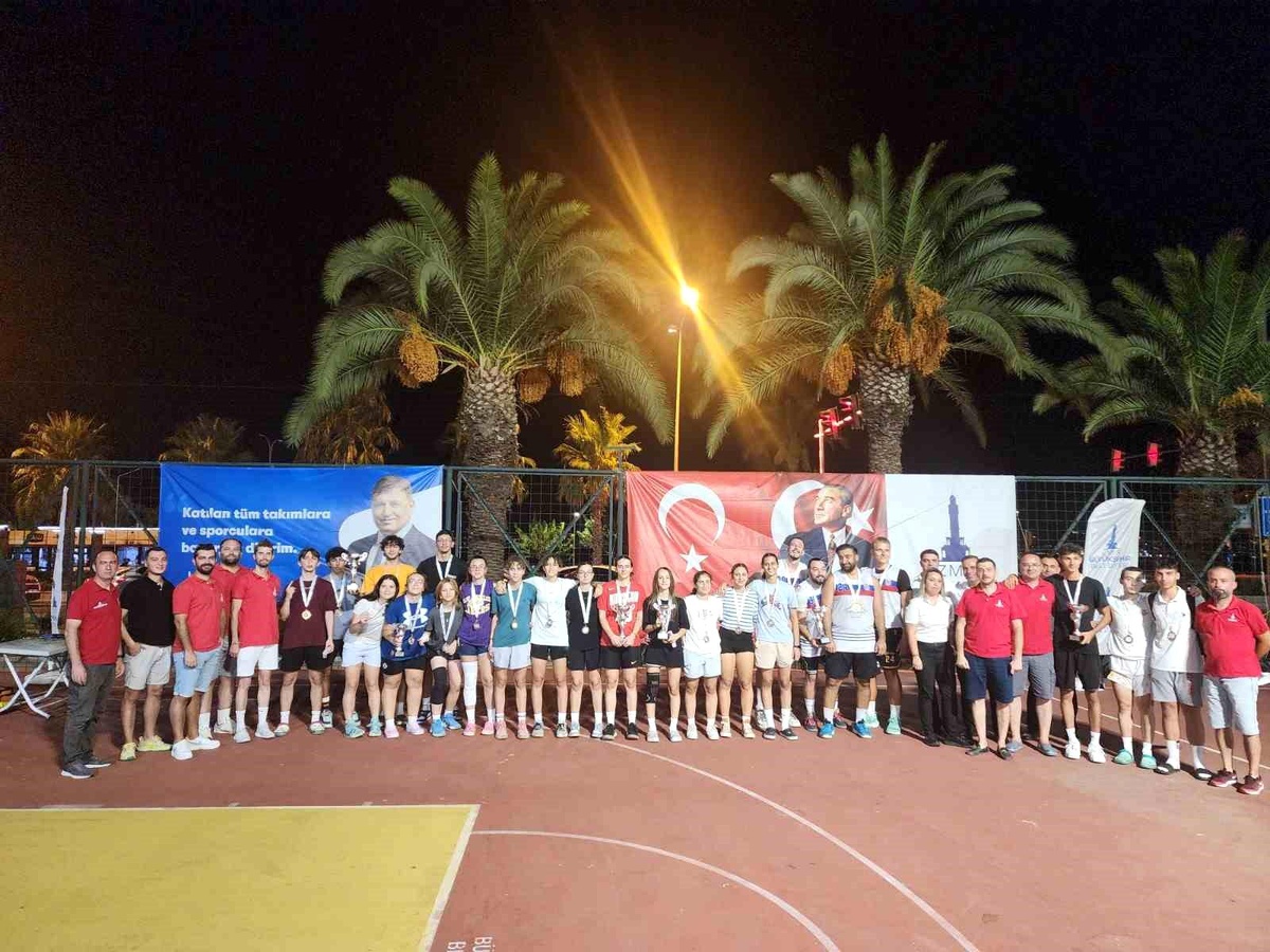 İzmir\'de 3x3 Streetball İzmir Cup 2024\'ün üçüncü etabı tamamlandı
