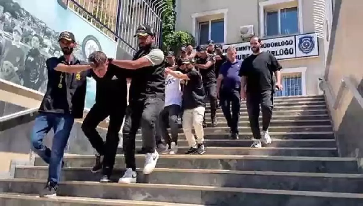 Sultangazi\'de kurşun yağdıran şüphelilerden ikisi tutuklandı