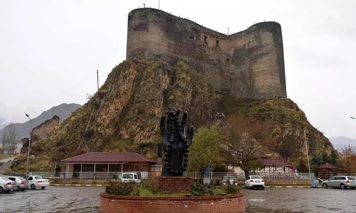 Urartu dönemine ait Oltu Kalesi turizme kazandırılacak