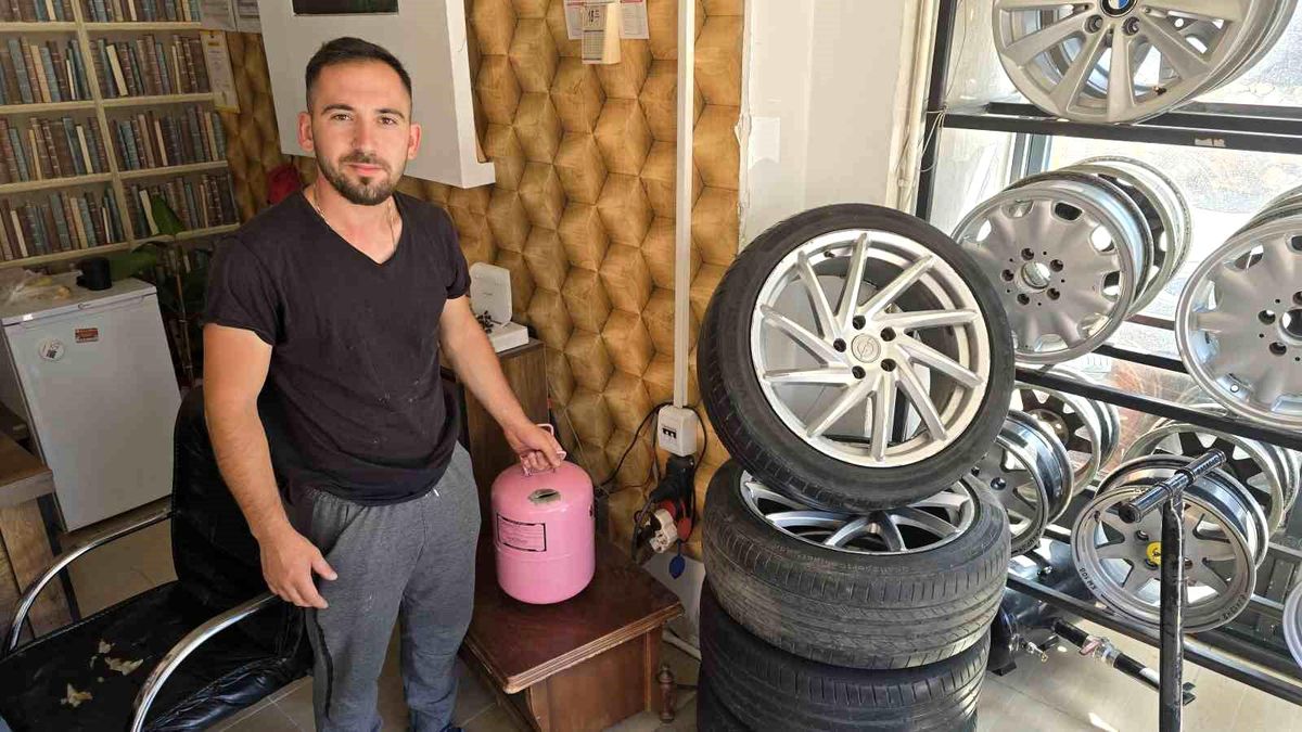 Tokat\'ta 24 yaşındaki genç, biriktirdiği parayı ihtiyaç sahiplerine teslim etti