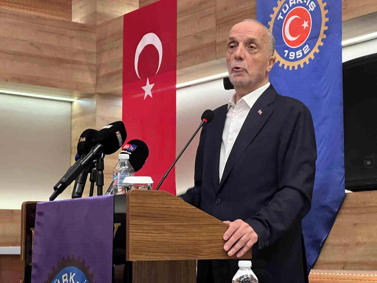 TÜRK-İŞ Genel Başkanı Ergün Atalay: Milli meselelerde yan yana durma mecburiyeti var