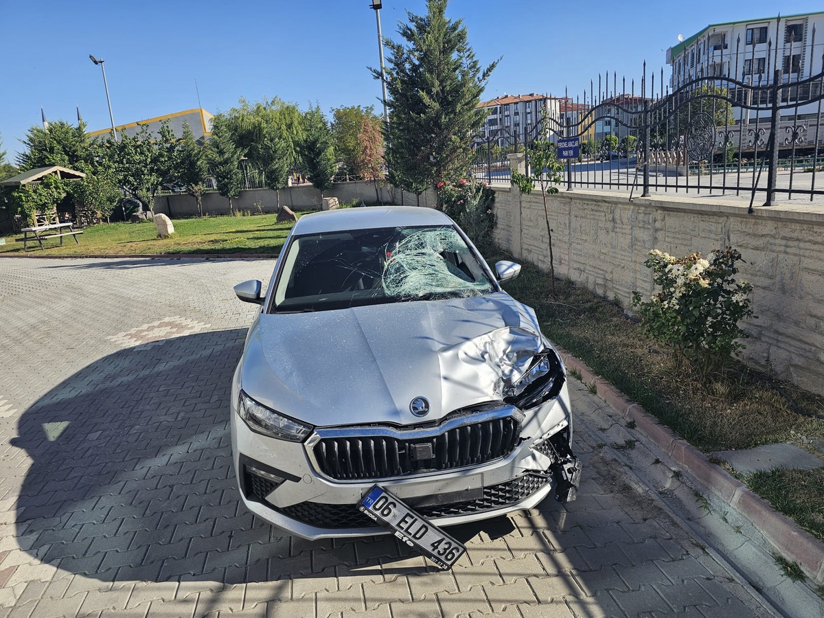 Konya\'da Otomobilin Çarptığı Genç Kız Hayatını Kaybetti