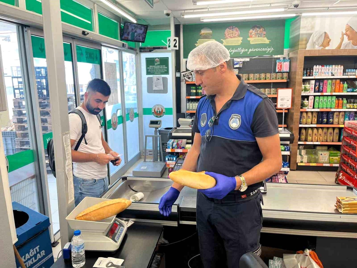 Osmaneli\'de Zabıta Müdürlüğü zincir marketlerde denetim yaptı