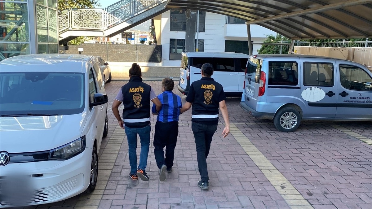Alanya\'da hapis cezası bulunan 2 kişi yakalandı