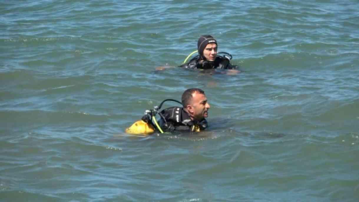 Alkollü kadın gece yarısı girdiği denizde sırra kadem bastı