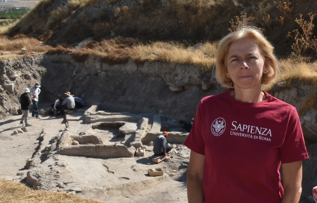 Arslantepe Höyüğü\'nde 4 bin yıllık fırın bulundu