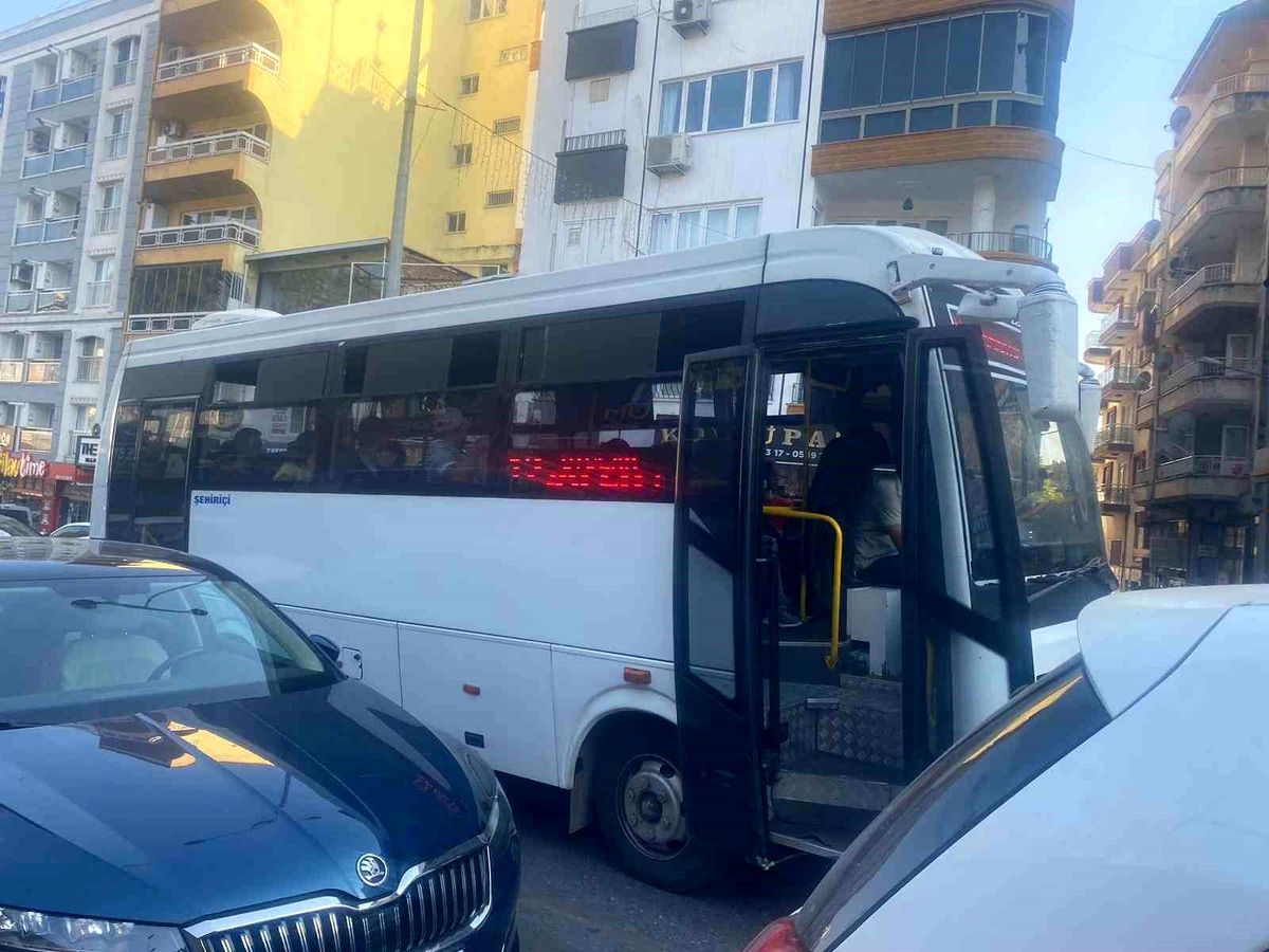 Aydın\'da Halk Otobüsü Şoförleri Bozuk Para Sıkıntısı Yaşıyor