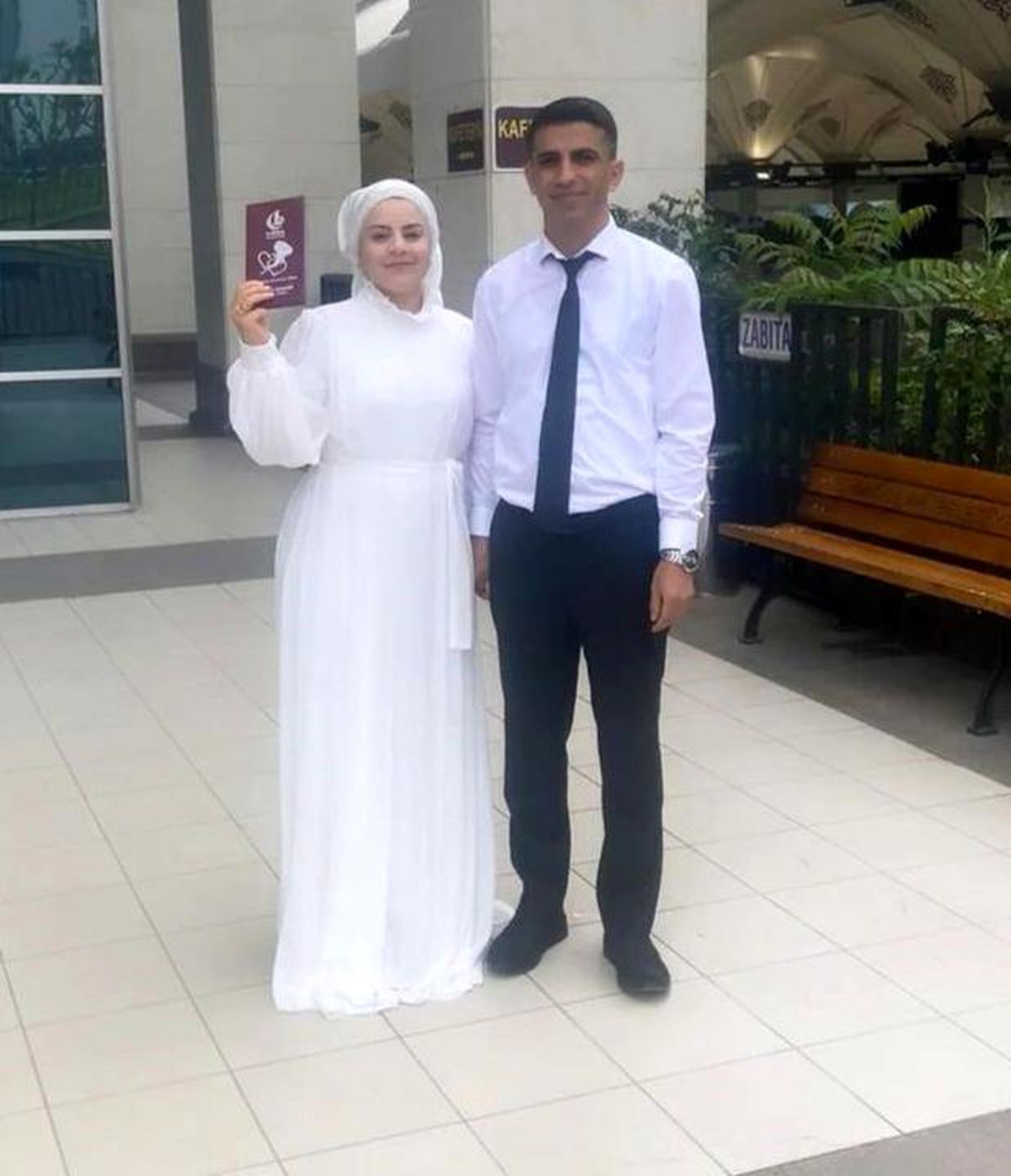 Bağcılar\'da Eşini Bıçaklayan Şahsın Nikah Sonrası Fotoğrafları Ortaya Çıktı