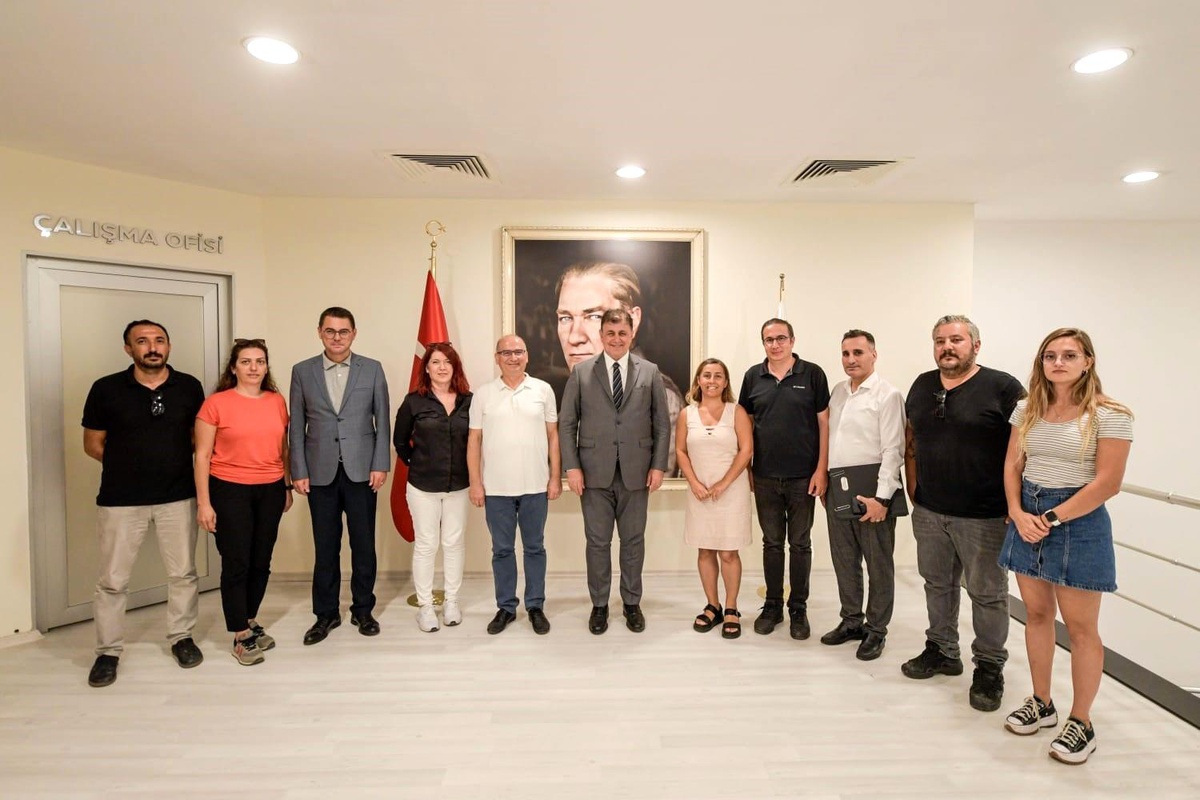 İzmir Büyükşehir Belediyesi, memurlar için toplu iş sözleşmesi imzaladı