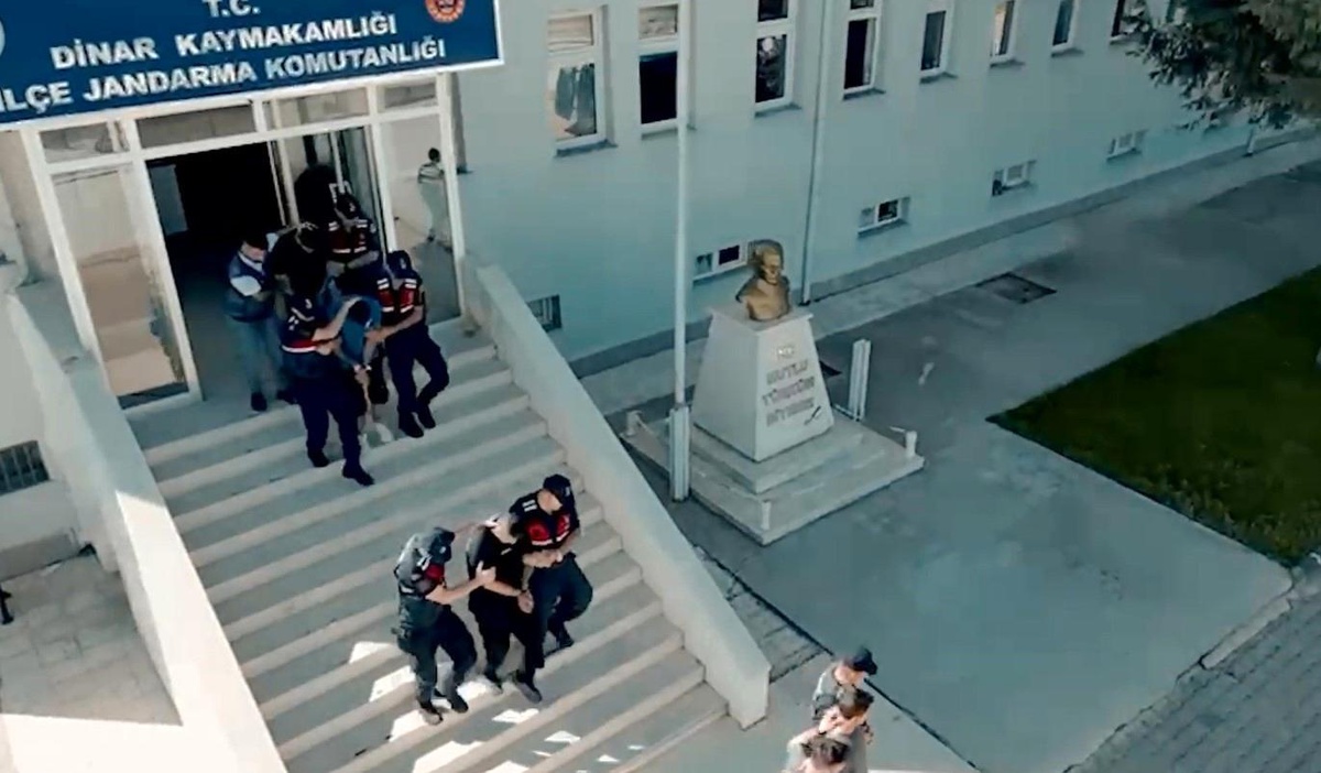 Afyonkarahisar\'da Firar Eden 4 Mahkum Yakalandı