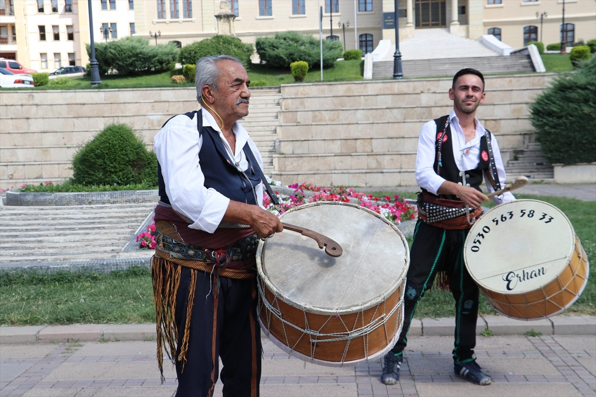 Davuluyla dünyayı gezen Karayılan\'ın mirası yaşatılıyor
