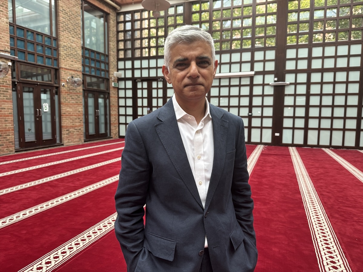 Londra Belediye Başkanı: Siyasilerin Kullandığı Dil Aşırı Sağcı Şiddeti Körüklüyor