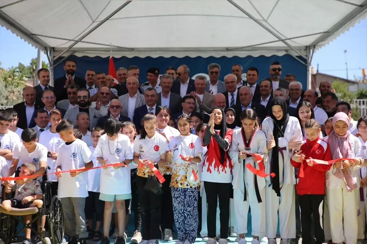 Kayseri\'de Erdemlerimizle Varız Projesi Kapsamında 38. Spor Kulübü Açıldı