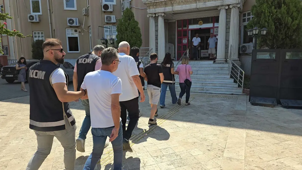 Didim\'de usulsüz para alan doktor ve medikal ürün satıcısı tutuklandı