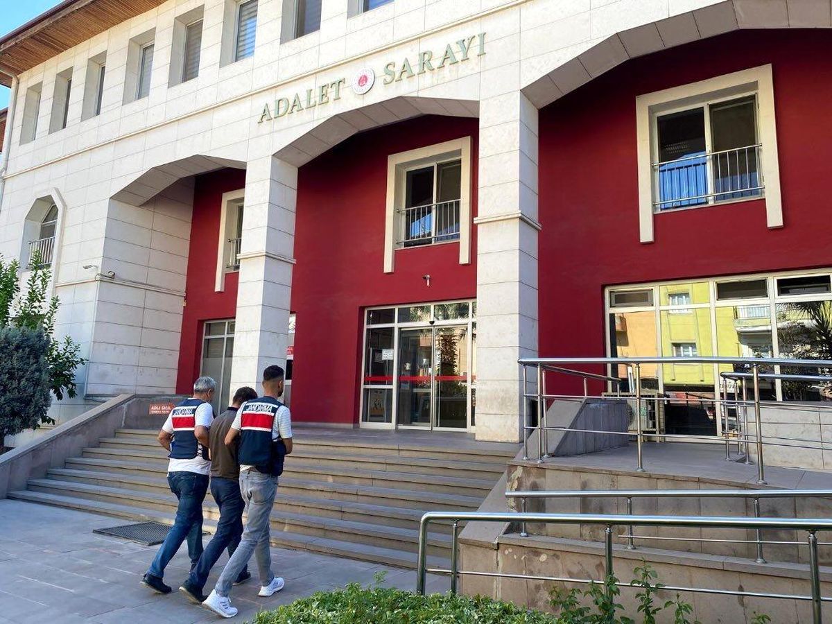 Manisa\'da Terör Örgütüne Üye 5 Kişi Gözaltına Alındı