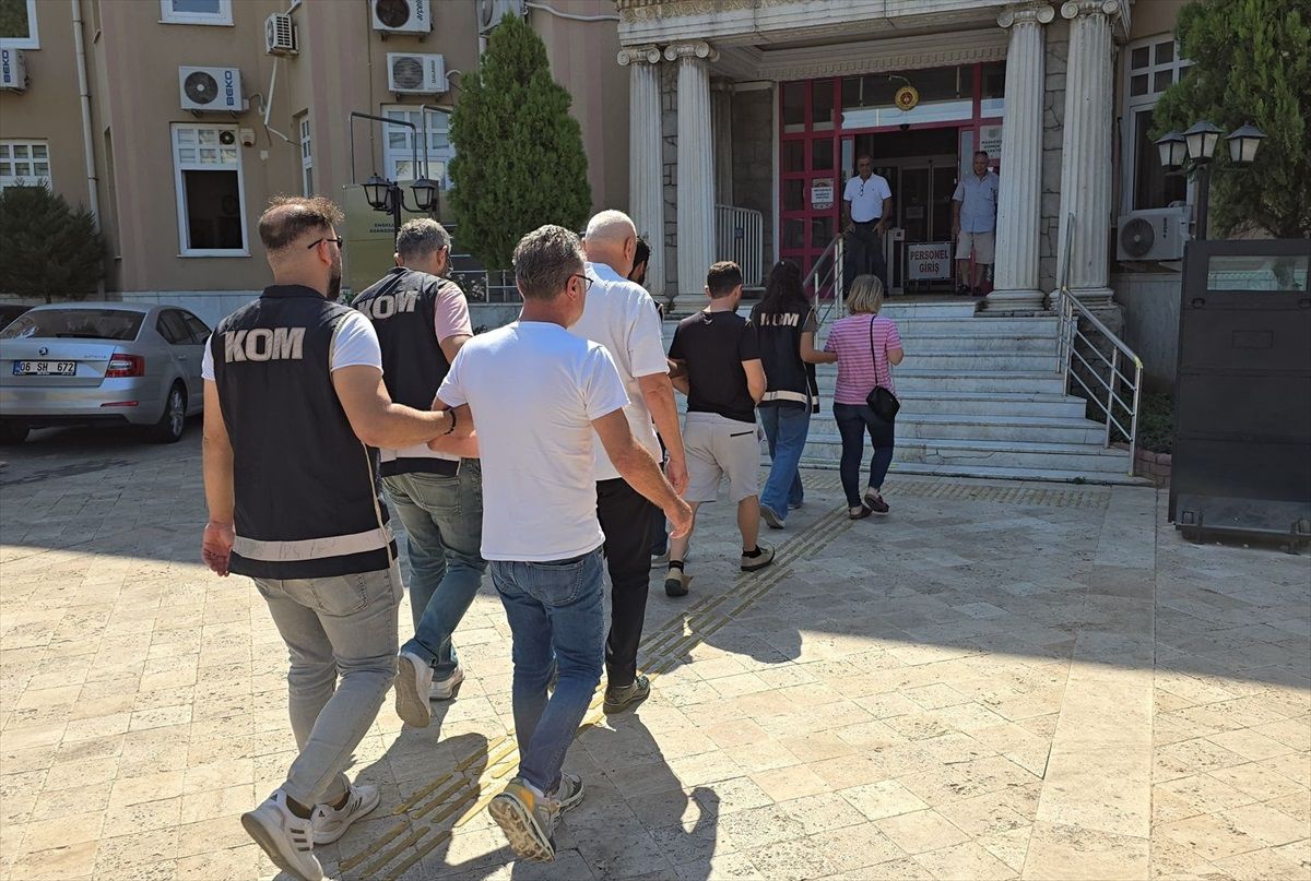 Didim\'de usulsüz para alan doktor ve medikal ürün satıcısı tutuklandı