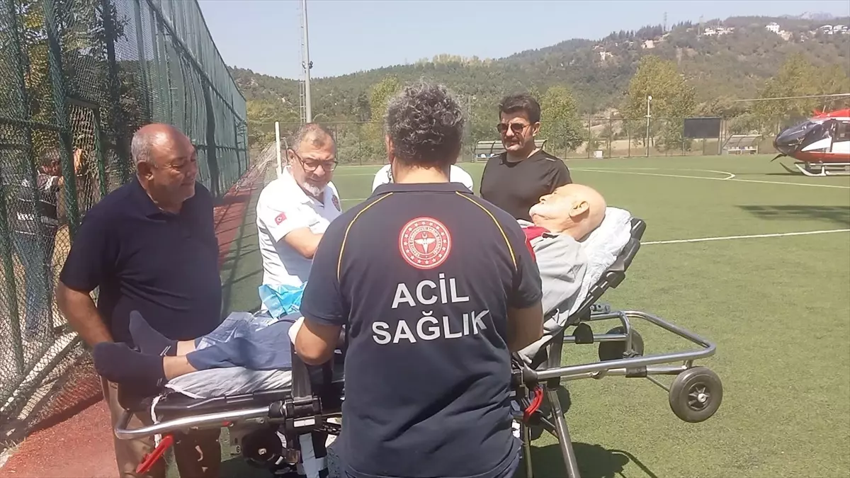 Mide Kanaması Geçiren 80 Yaşındaki Hasta Ambulans Helikopterle Adana\'ya Gönderildi