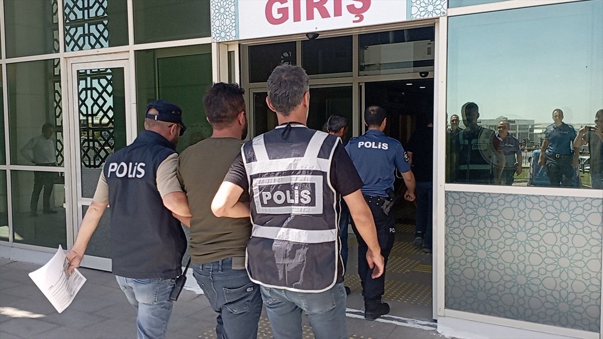 Karaman\'da Change Araç Operasyonunda 2 Şüpheli Tutuklandı