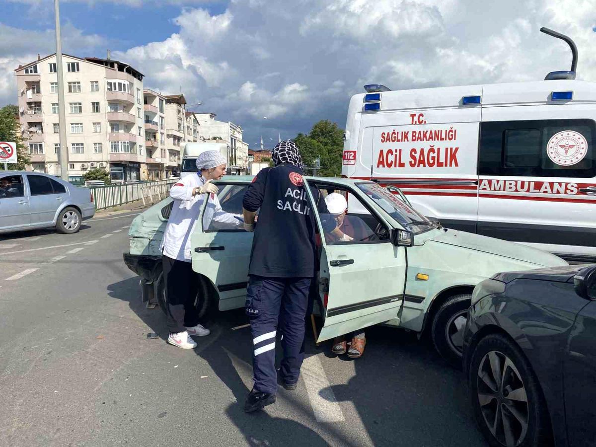 Ünye\'de trafik kazası: 1 kişi yaralandı
