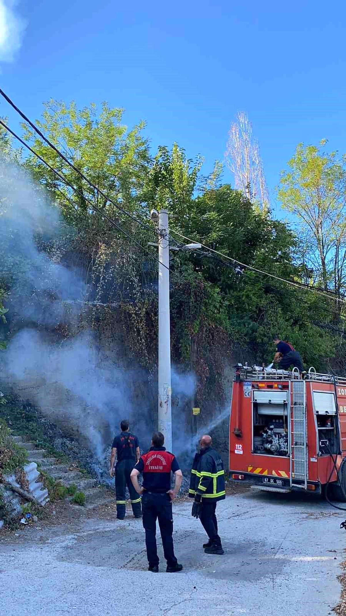 Zonguldak\'ta Ormanlık Alanda Çıkan Yangın Kontrol Altına Alındı