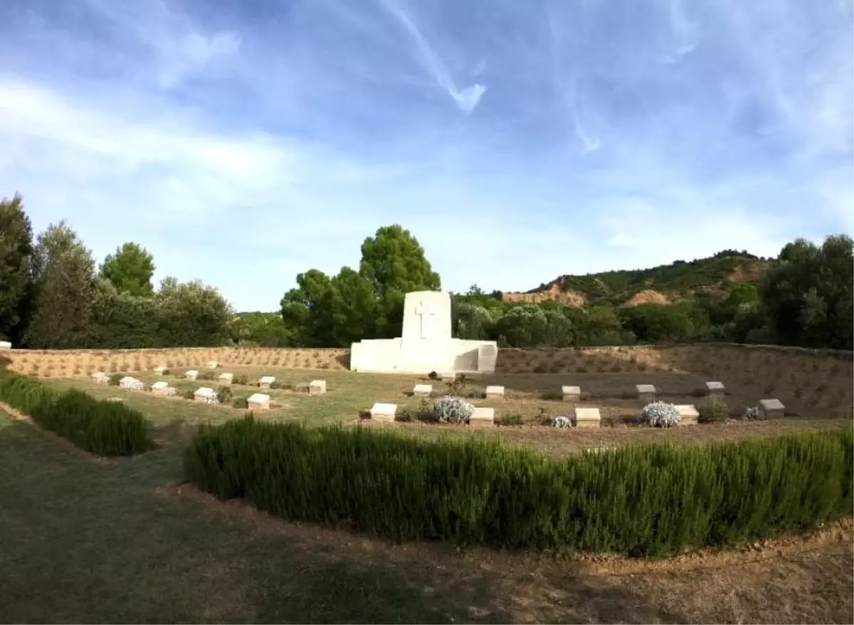 Çanakkale\'deki Anzak Mezarlığı Yangında Zarar Gördü