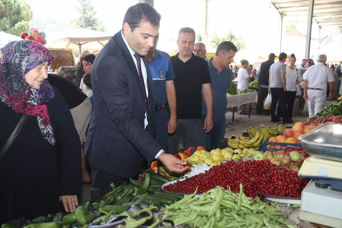 Taşova Kaymakamı Halk Pazarını Ziyaret Etti