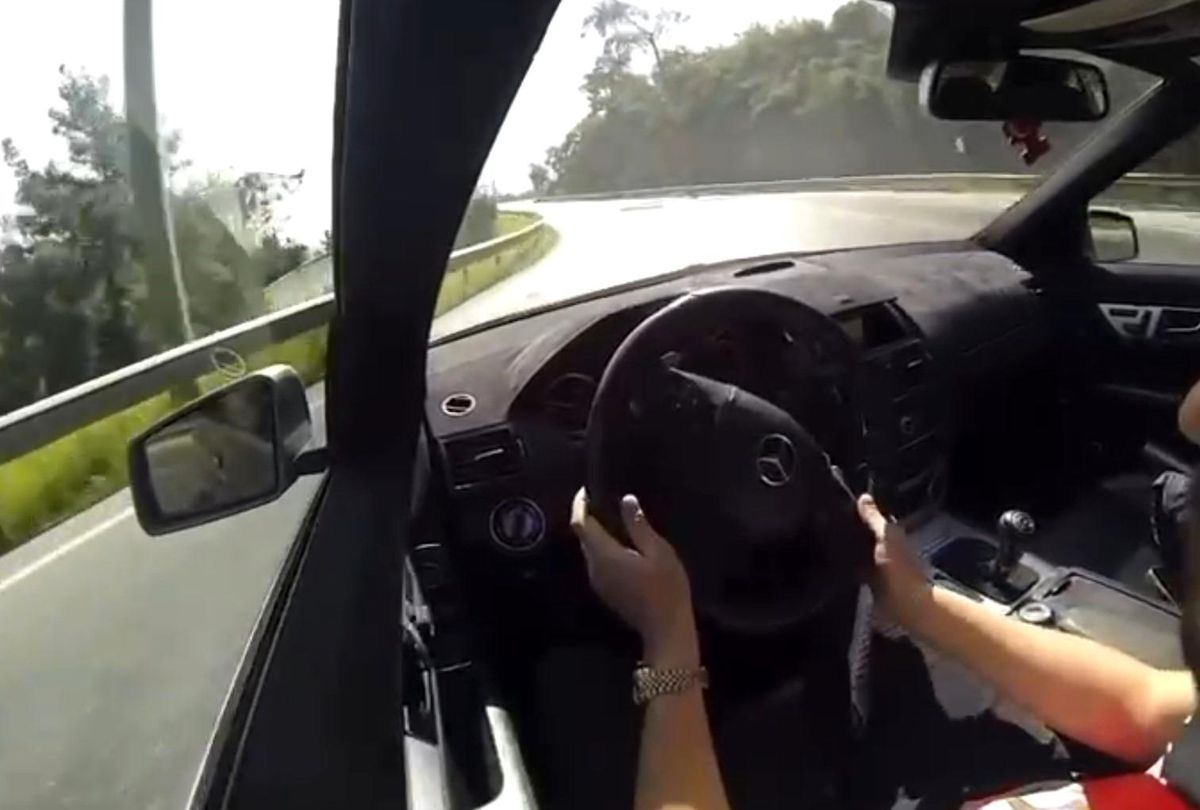 Antalya\'da Tehlikeli Drift Yapan Sürücüye 33 Bin TL Cezai İşlem