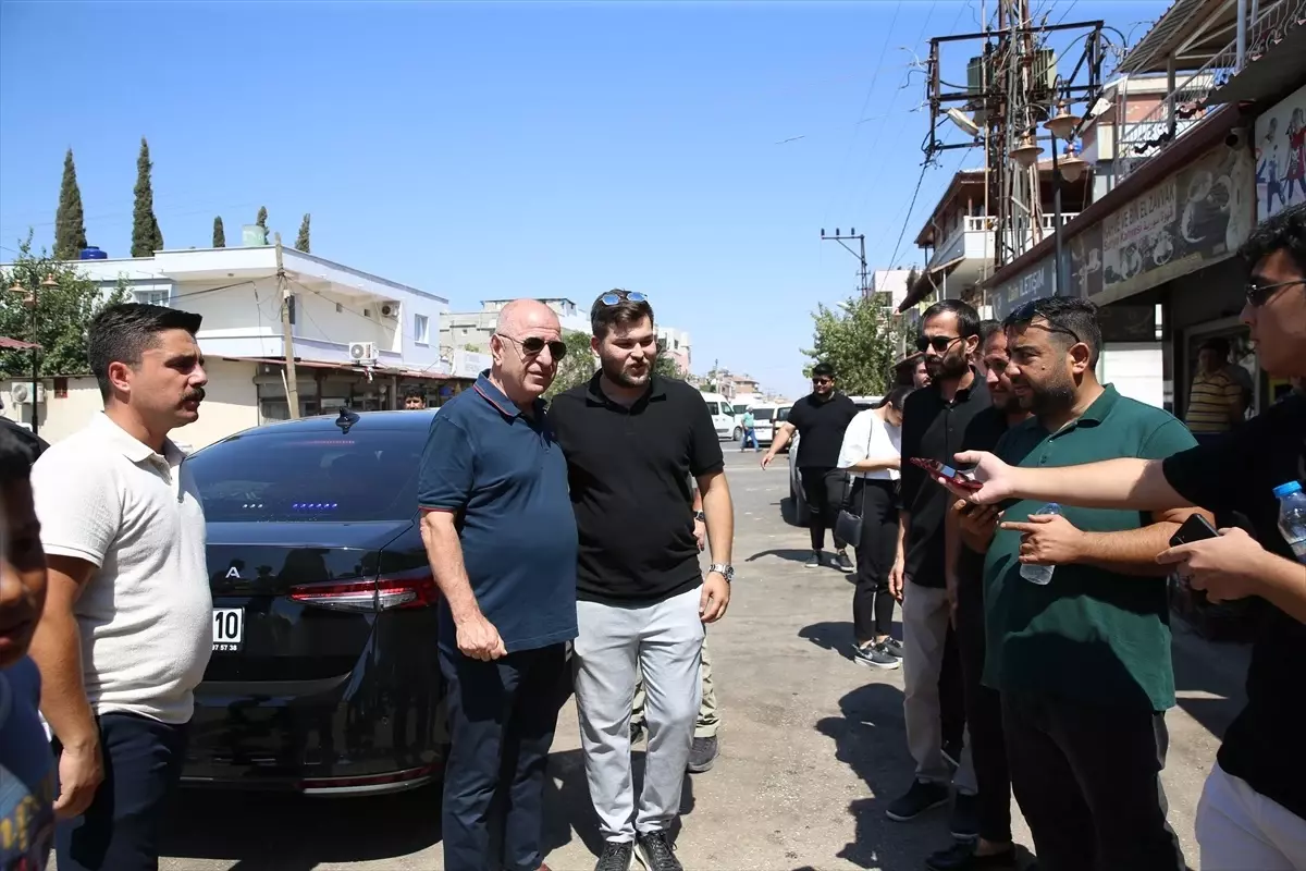 Ümit Özdağ, Hatay\'ın Kırıkhan ve Reyhanlı ilçelerinde ziyaretlerde bulundu