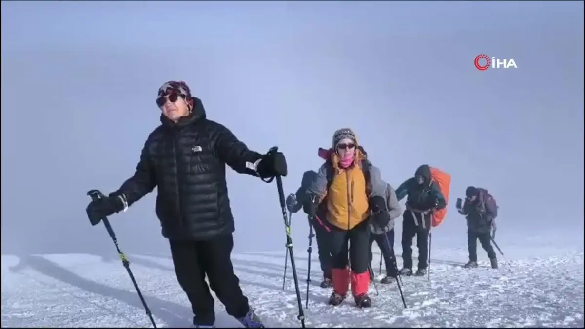 Ağrı Dağı, her mevsim dağcıların gözdesi olmaya devam ediyor