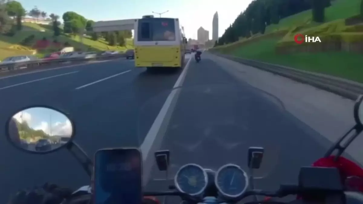 Ataşehir\'de motosiklet sürücüsünü sıkıştıran otobüs şoförüne ceza kesildi
