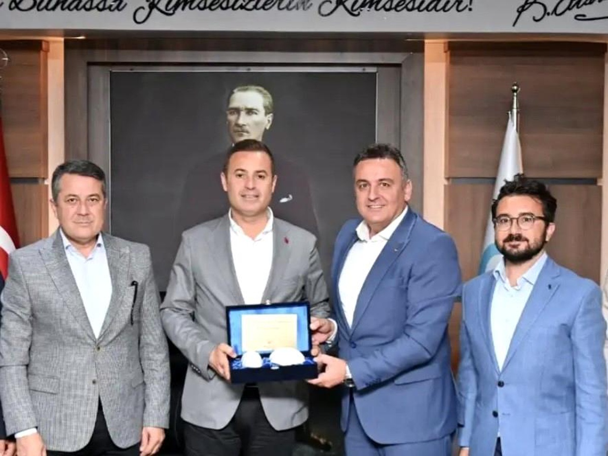 Bandırma Ticaret Odası Başkanı Ahmet Akın\'ı ziyaret etti