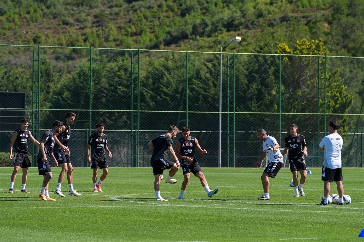 Beşiktaş, Antalyaspor maçı için hazırlıklarını sürdürdü