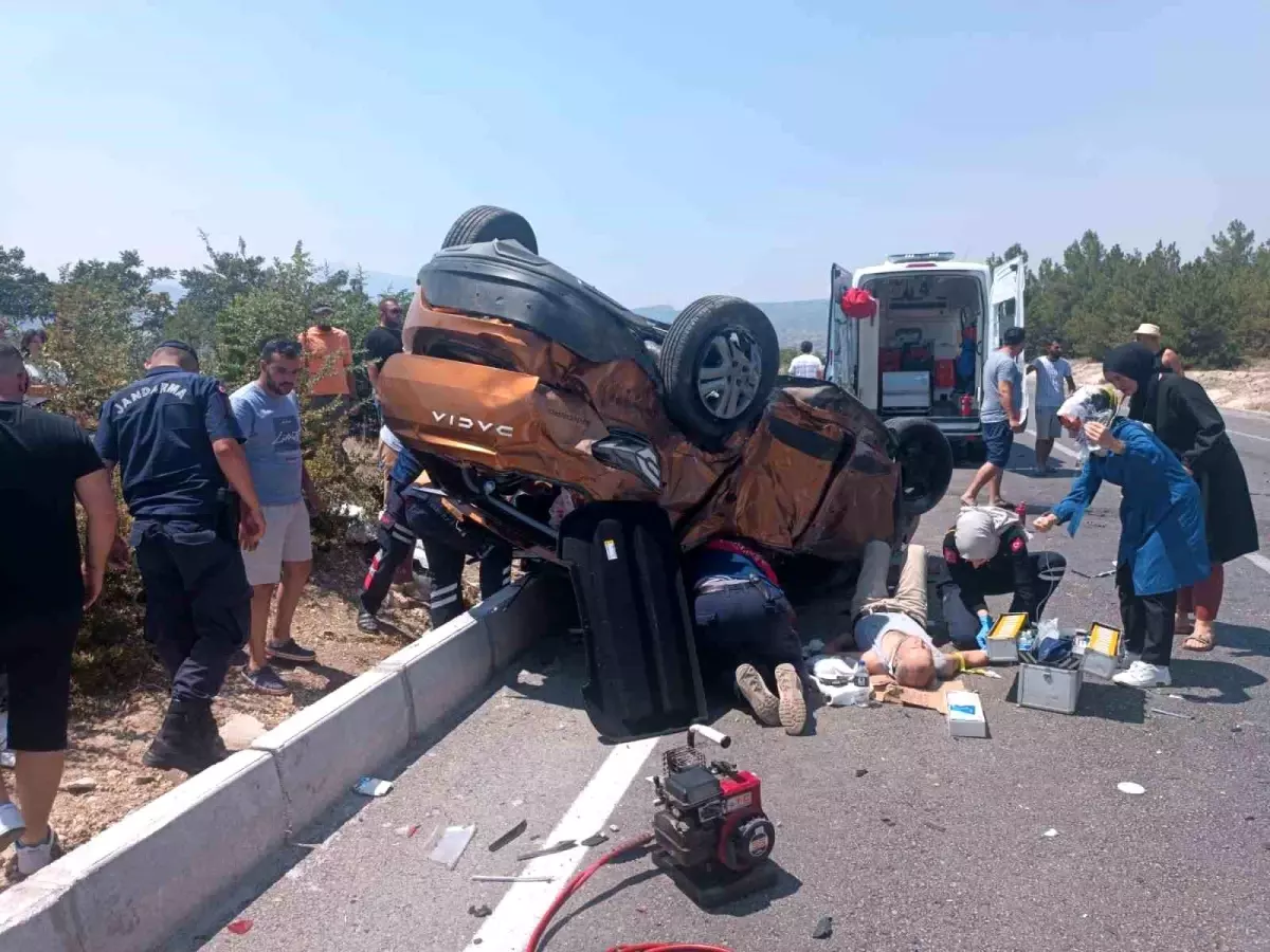 Burdur\'da trafik kazası: 2 kişi yaralandı