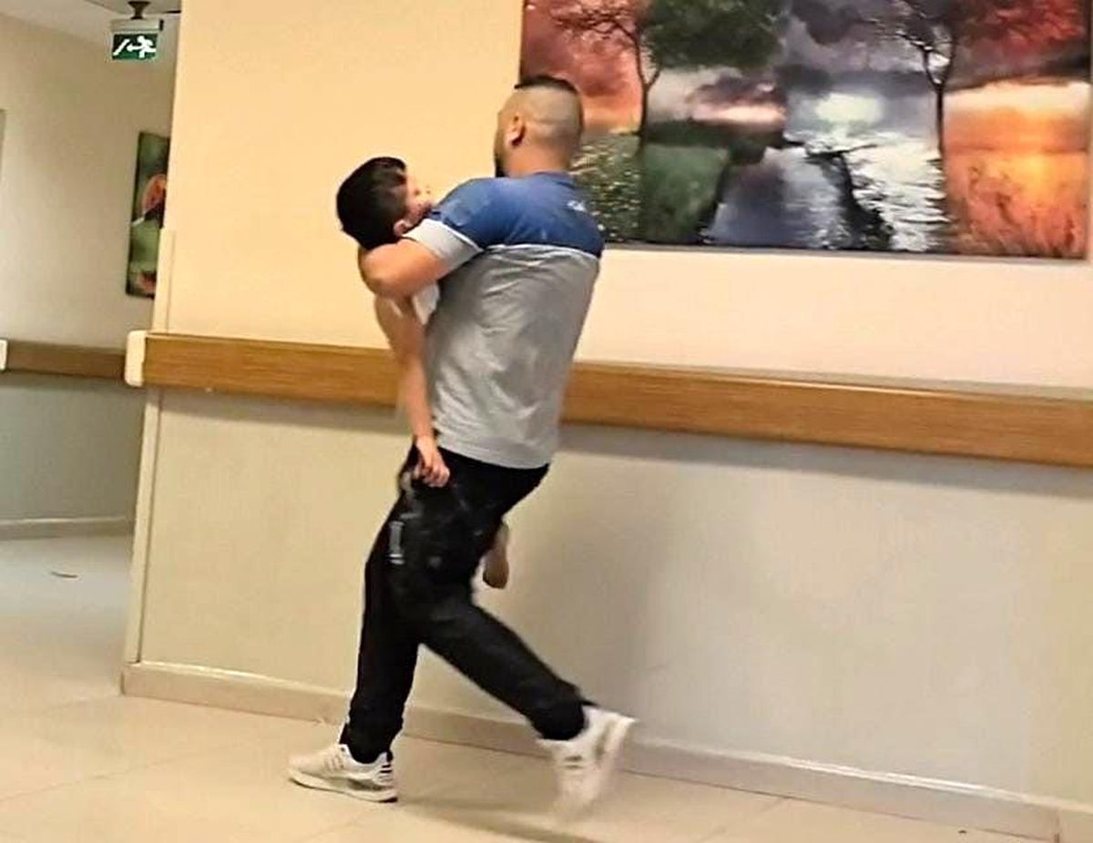 İnegöl\'de Balkondan Düşen 5 Yaşındaki Çocuk Ağır Yaralandı