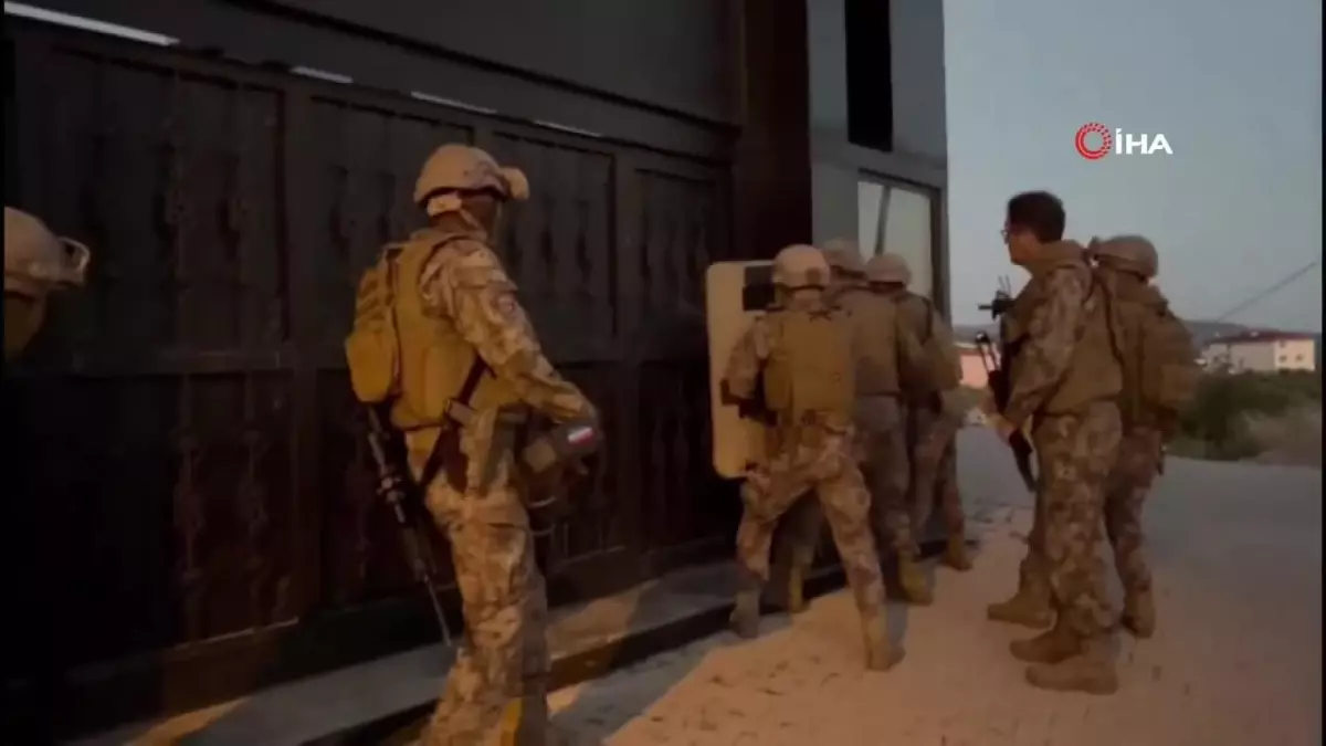 Bursa\'da Sadettin Pahsa liderliğindeki suç örgütü çökertildi