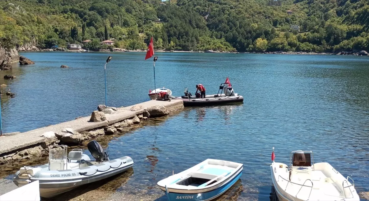 Kastamonu\'da teknenin batması sonucu kaybolan kişilerden birinin cesedine ulaşıldı