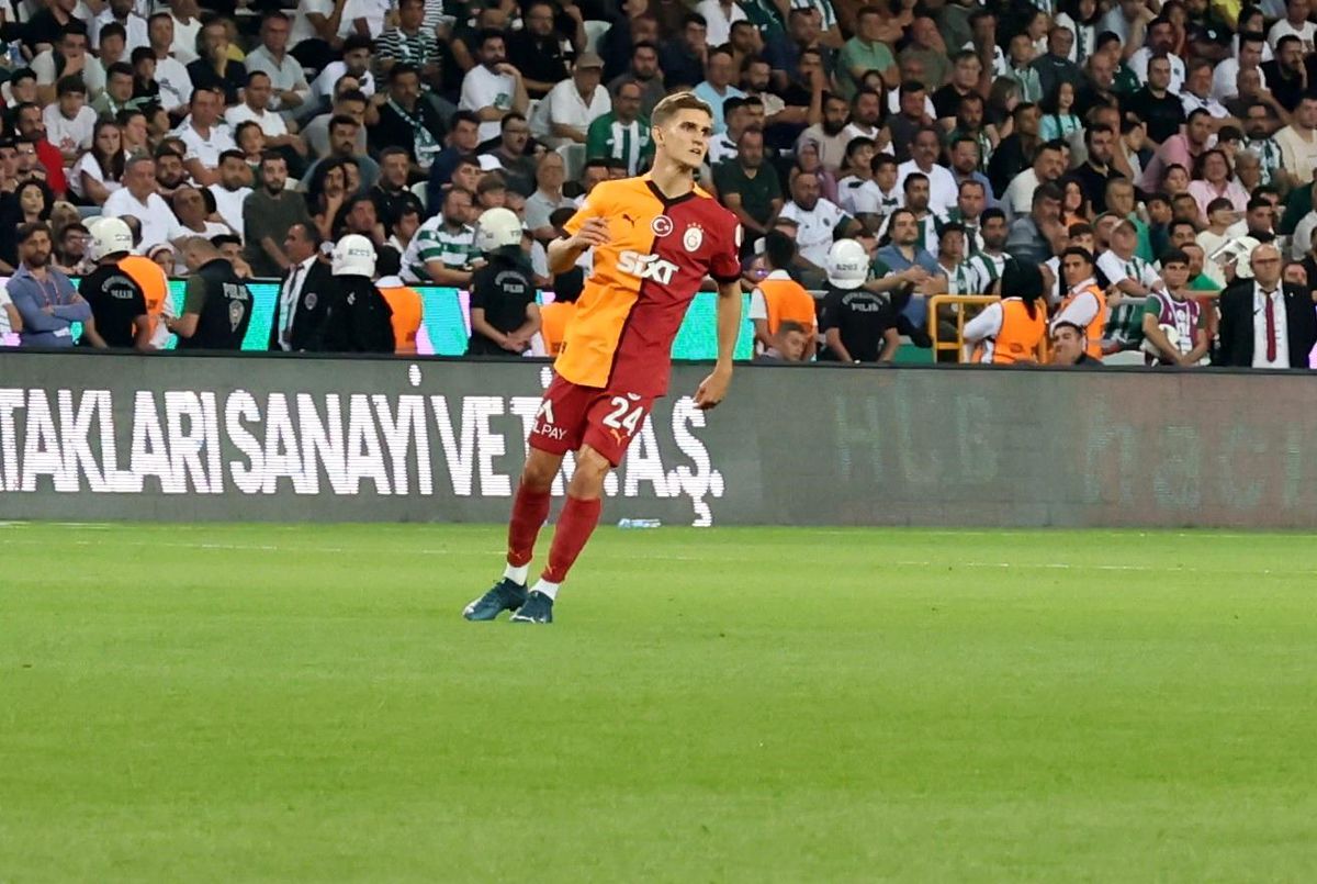 Galatasaray\'ın yeni transferi Elias Jelert, Konyaspor maçında forma giydi