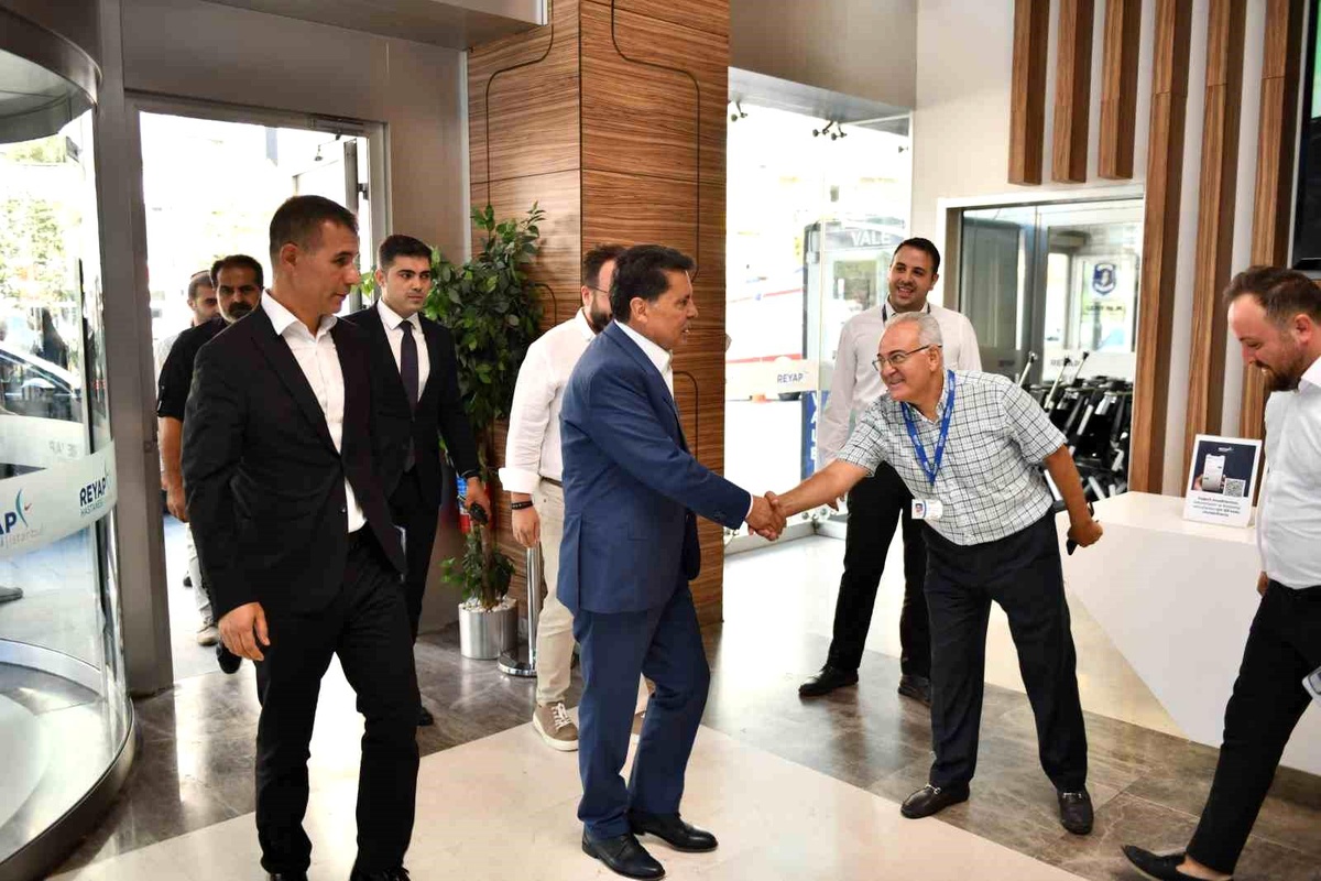 Esenyurt Belediye Başkanı Sağlık Çalışanlarına Destek Ziyaretleri Gerçekleştirdi