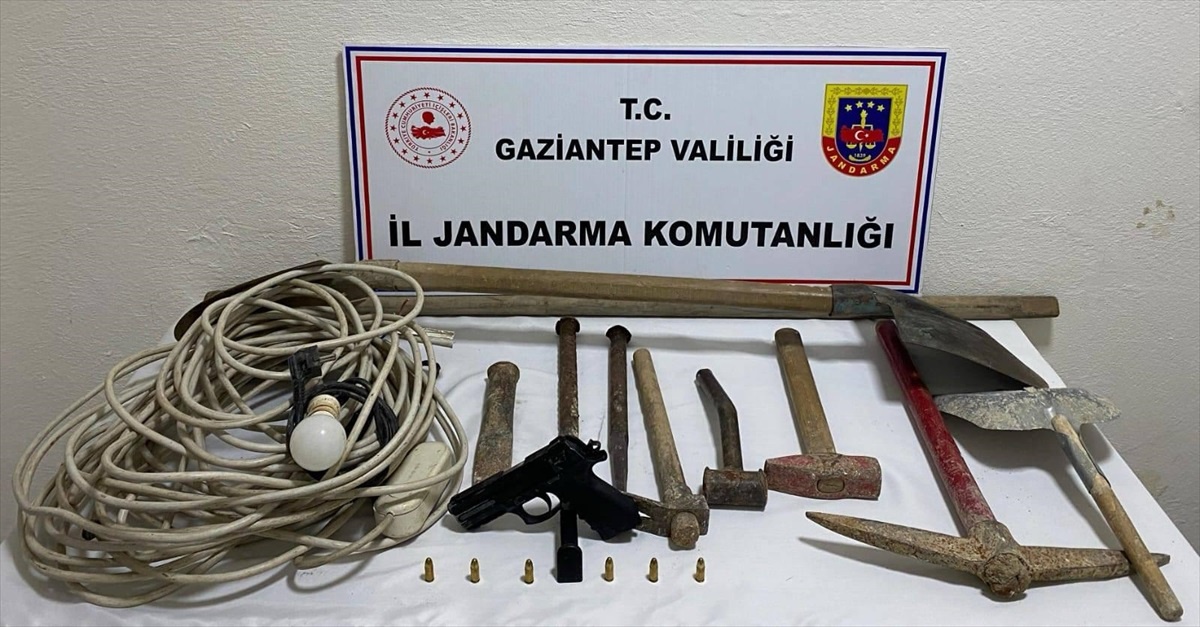 Gaziantep\'te izinsiz kazı yapan 4 şüpheli gözaltına alındı