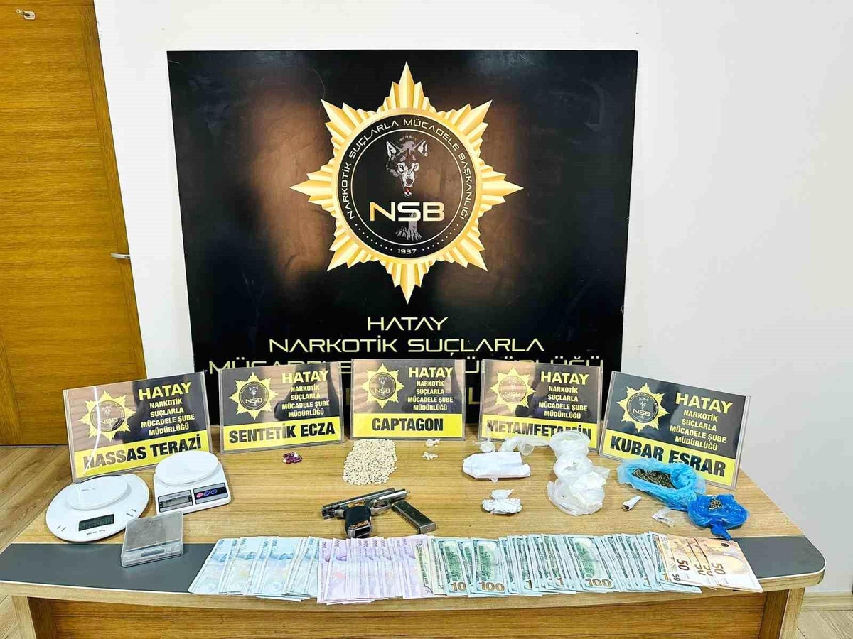 Hatay\'da Uyuşturucu Tacirlerine Operasyon: 12 Tutuklama