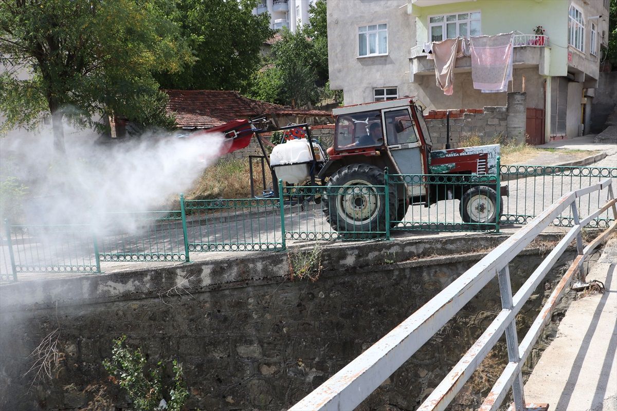 Havza Belediyesi Haşerelerle Mücadelede Larva İlaçlama Çalışması Yaptı