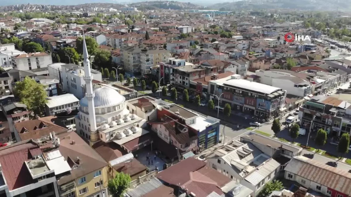 Marmara Depremi\'nden sonra çok katlı binalar yerini yatay mimariye bıraktı