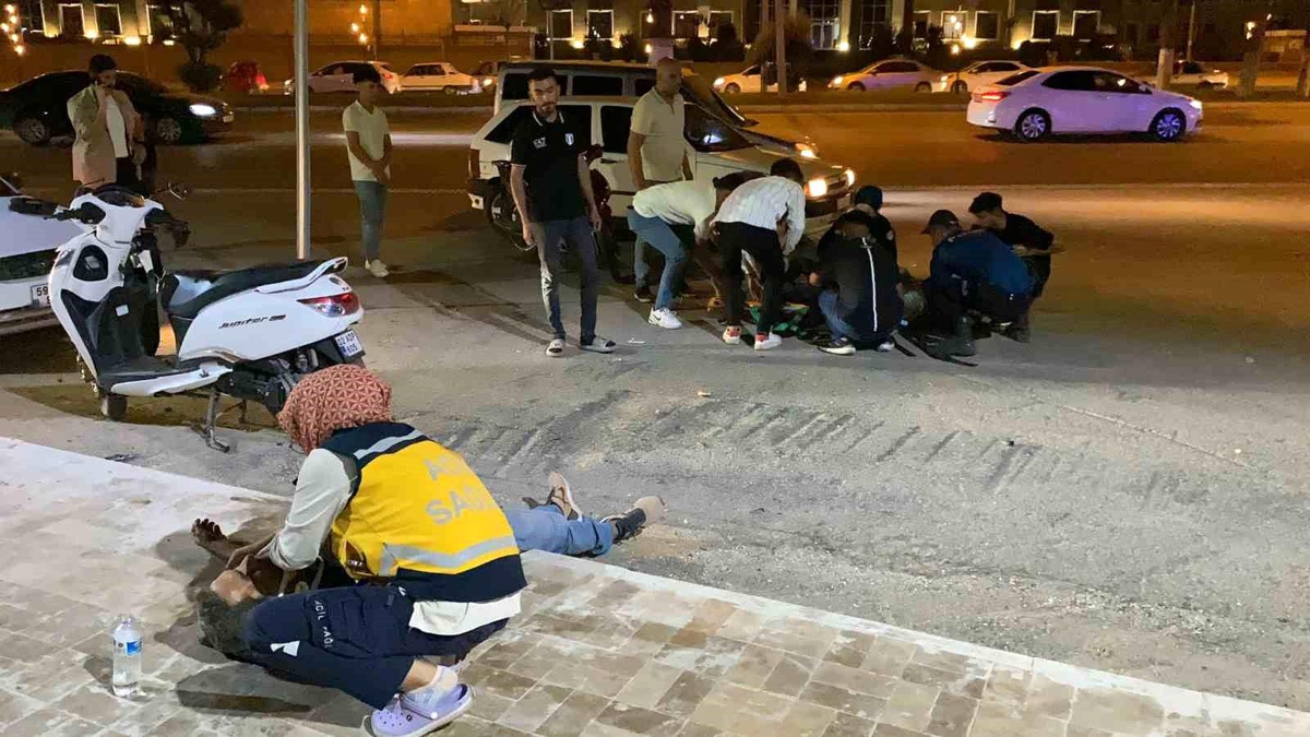 Adıyaman\'da Motosiklet Kazası: 2 Kişi Yaralandı