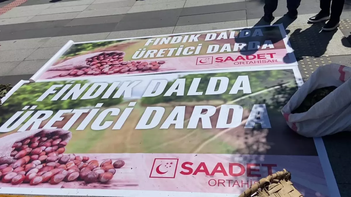 Saadet Partisi, AK Parti\'nin açıkladığı fındık fiyatlarını protesto etti