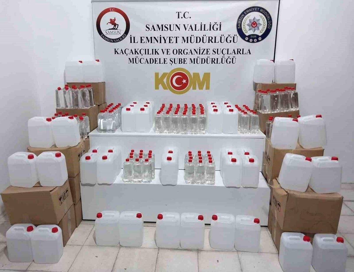 Samsun\'da 1 Ton Kaçak Etil Alkol Ele Geçirildi