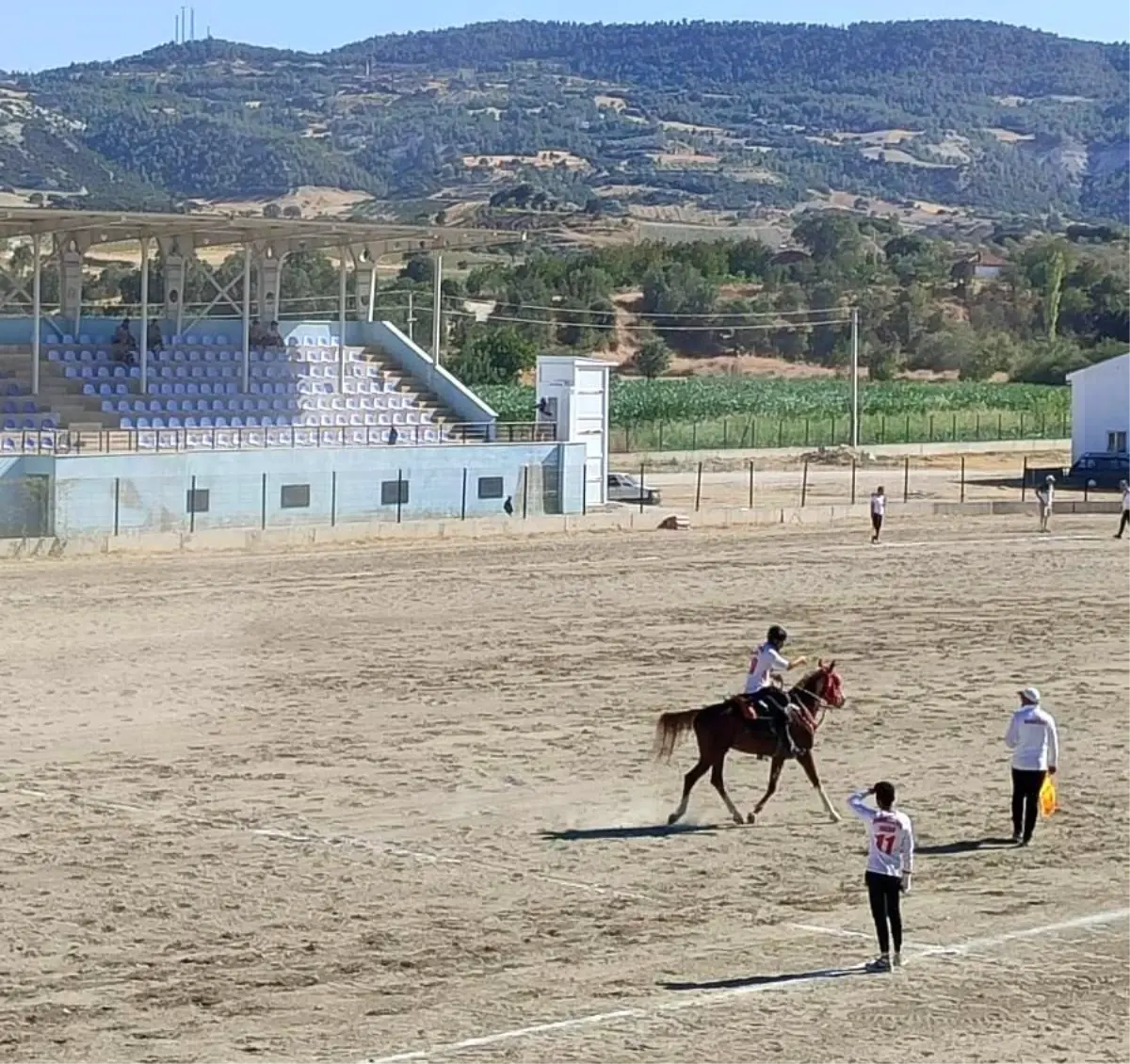 Selendi\'de Atlı Cirit Müsabakaları Yarı Final Heyecanı Başladı