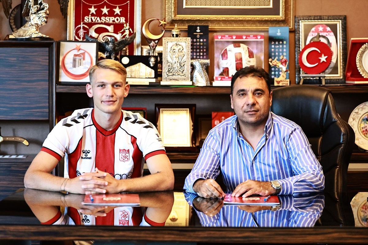 Net Global Sivasspor, Jan Bieganski\'yi transfer etti